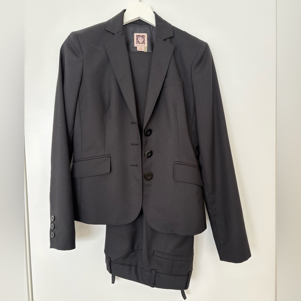 Anne Klein Suite Set
